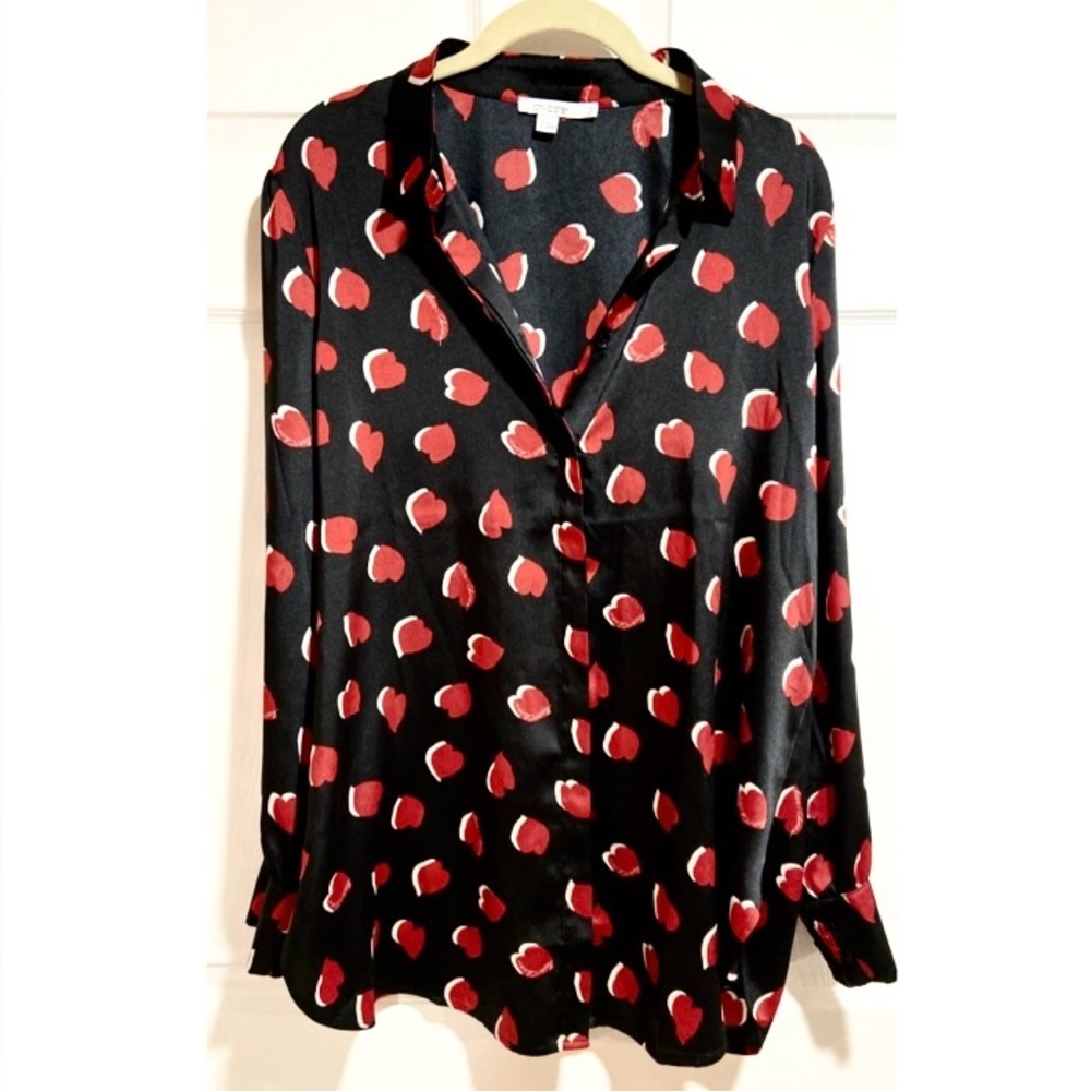 Chico's Women’s Long Sleeve Heart Print Shirt,‎ NWOT black red size 1 .